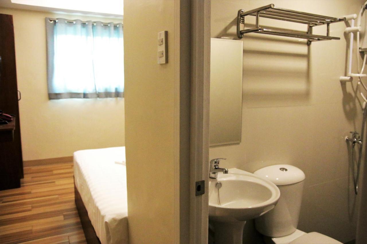 Happytelle Hotel Dipolog Bagian luar foto